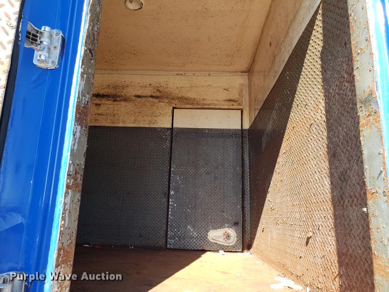 image for item AV9469 2003 Clark refrigerated van trailer