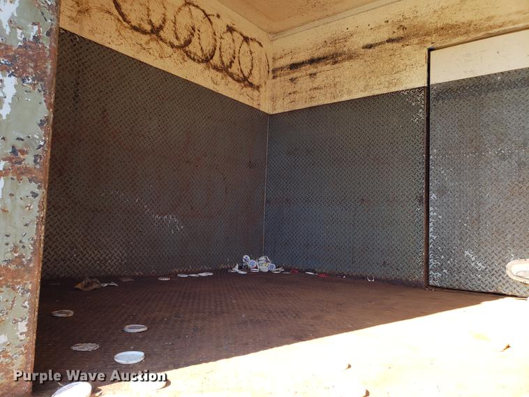 image for item AV9469 2003 Clark refrigerated van trailer