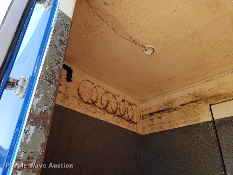 image for item AV9469 2003 Clark refrigerated van trailer