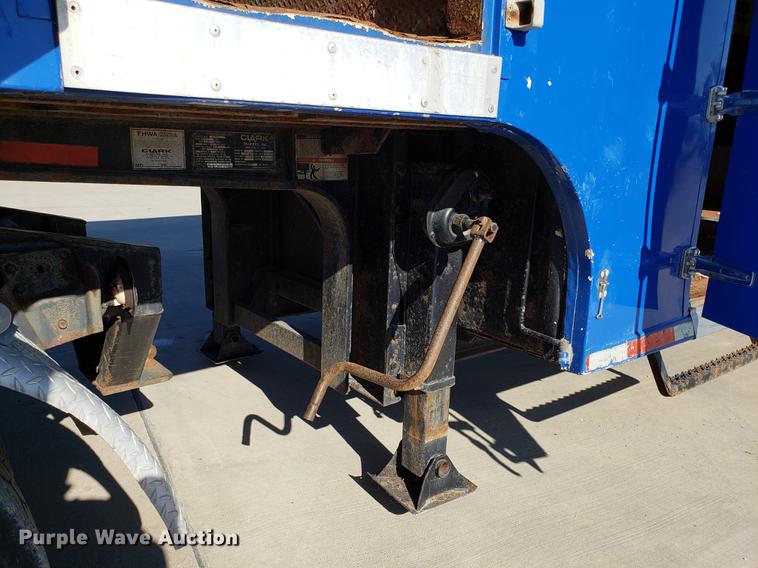 image for item AV9469 2003 Clark refrigerated van trailer