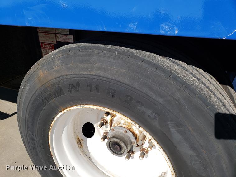 image for item AV9469 2003 Clark refrigerated van trailer