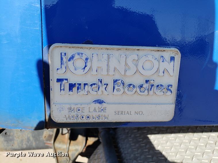 image for item AV9469 2003 Clark refrigerated van trailer