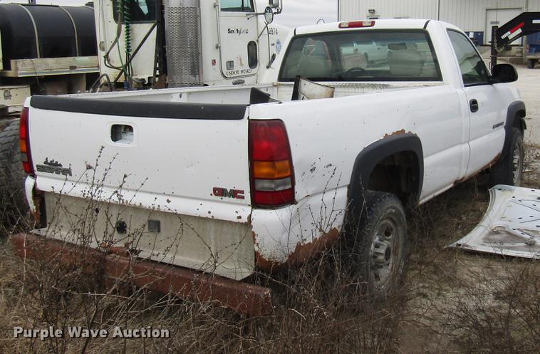 image for item DB2035 2002 GMC Sierra 2500HD pickup truck