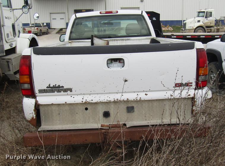 image for item DB2035 2002 GMC Sierra 2500HD pickup truck