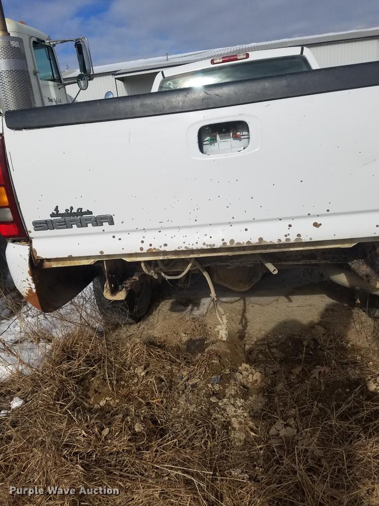 image for item DB2035 2002 GMC Sierra 2500HD pickup truck