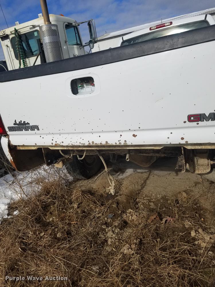 image for item DB2035 2002 GMC Sierra 2500HD pickup truck