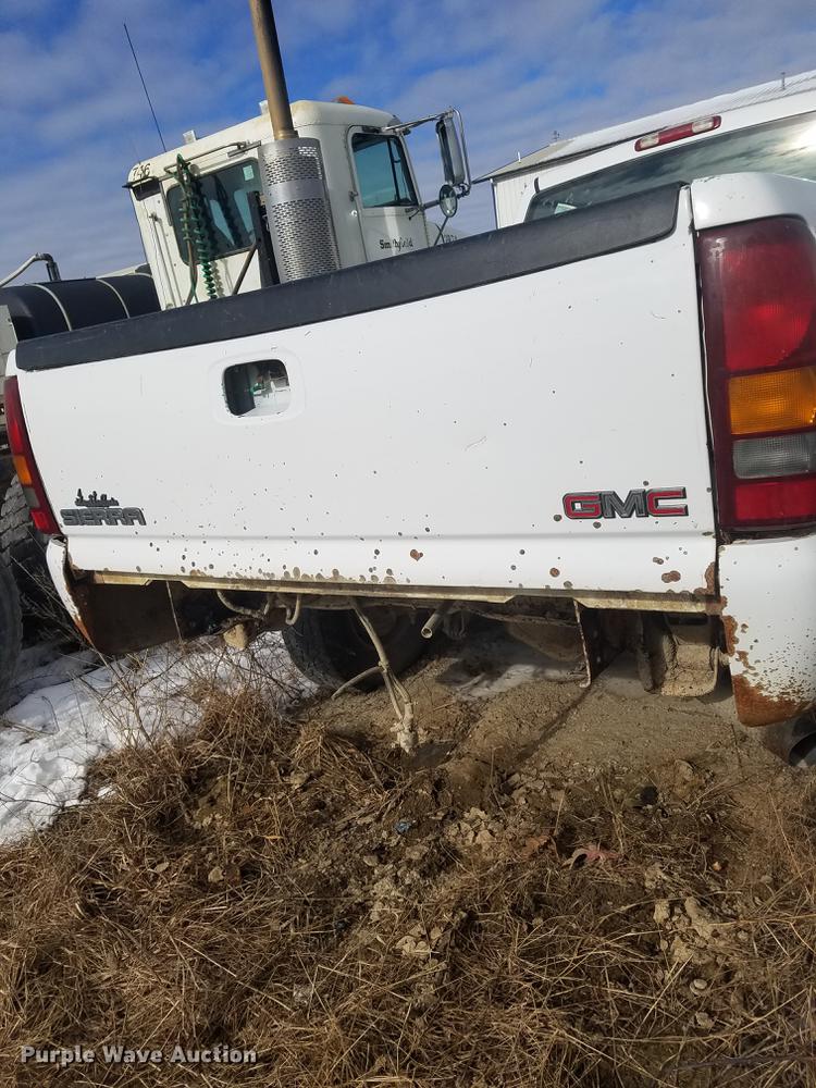 image for item DB2035 2002 GMC Sierra 2500HD pickup truck