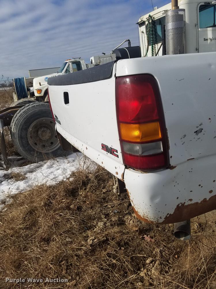 image for item DB2035 2002 GMC Sierra 2500HD pickup truck