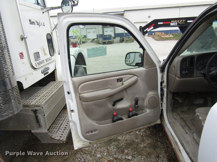 image for item DB2035 2002 GMC Sierra 2500HD pickup truck