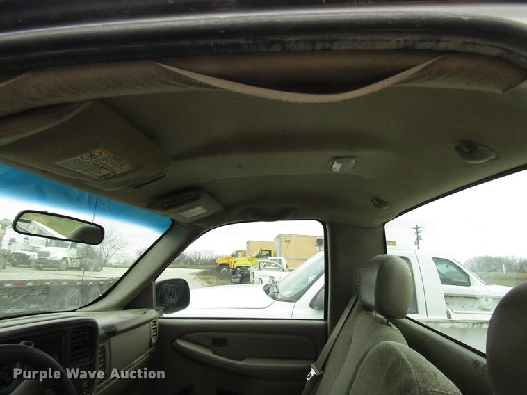 image for item DB2035 2002 GMC Sierra 2500HD pickup truck