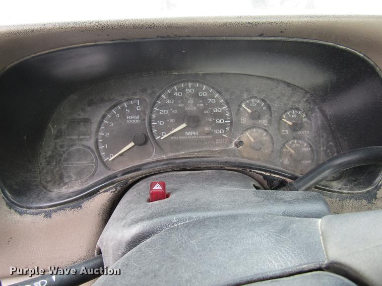 image for item DB2035 2002 GMC Sierra 2500HD pickup truck