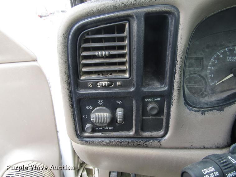 image for item DB2035 2002 GMC Sierra 2500HD pickup truck