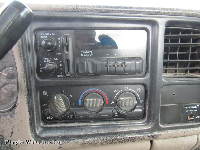 image for item DB2035 2002 GMC Sierra 2500HD pickup truck