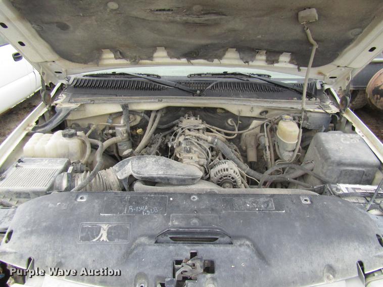 image for item DB2035 2002 GMC Sierra 2500HD pickup truck