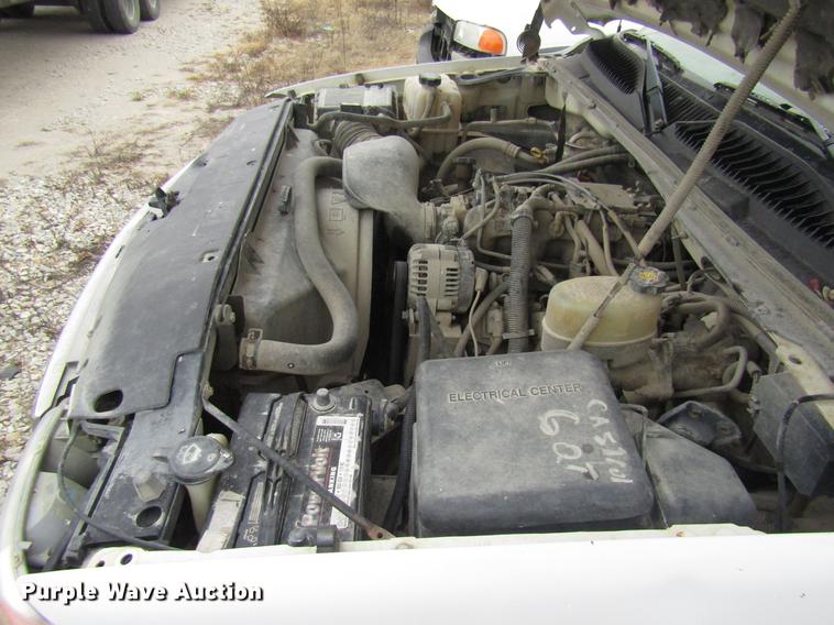 image for item DB2035 2002 GMC Sierra 2500HD pickup truck