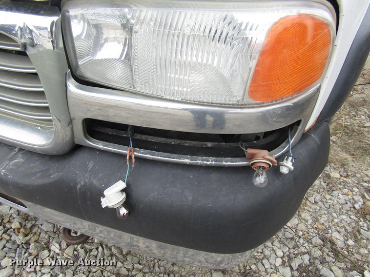 image for item DB2035 2002 GMC Sierra 2500HD pickup truck