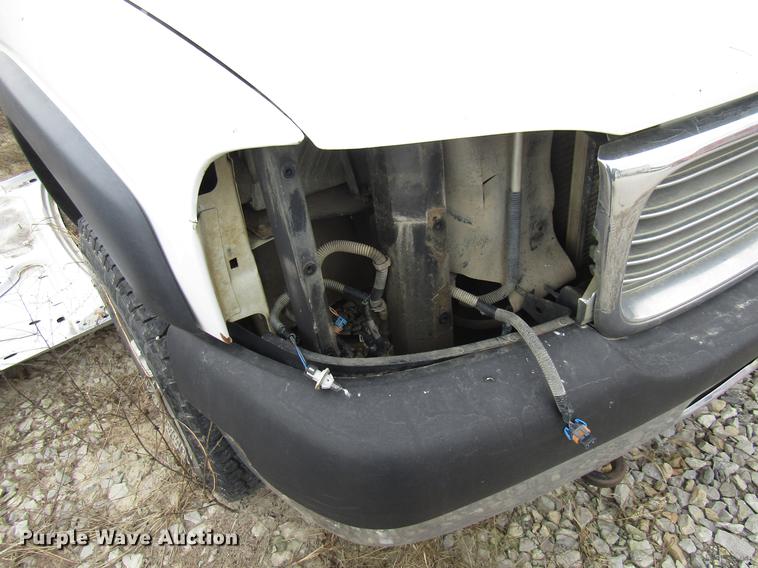 image for item DB2035 2002 GMC Sierra 2500HD pickup truck