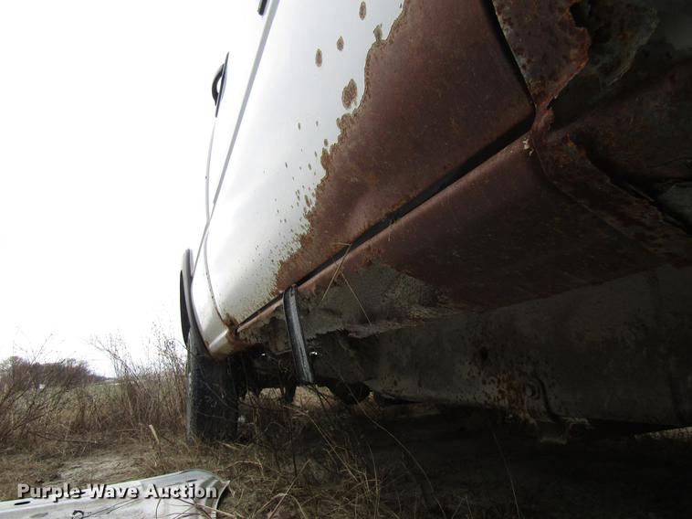 image for item DB2035 2002 GMC Sierra 2500HD pickup truck