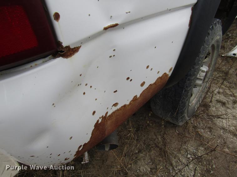 image for item DB2035 2002 GMC Sierra 2500HD pickup truck