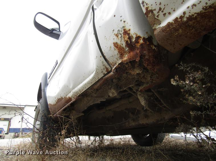 image for item DB2035 2002 GMC Sierra 2500HD pickup truck