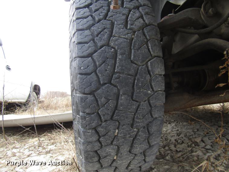 image for item DB2035 2002 GMC Sierra 2500HD pickup truck