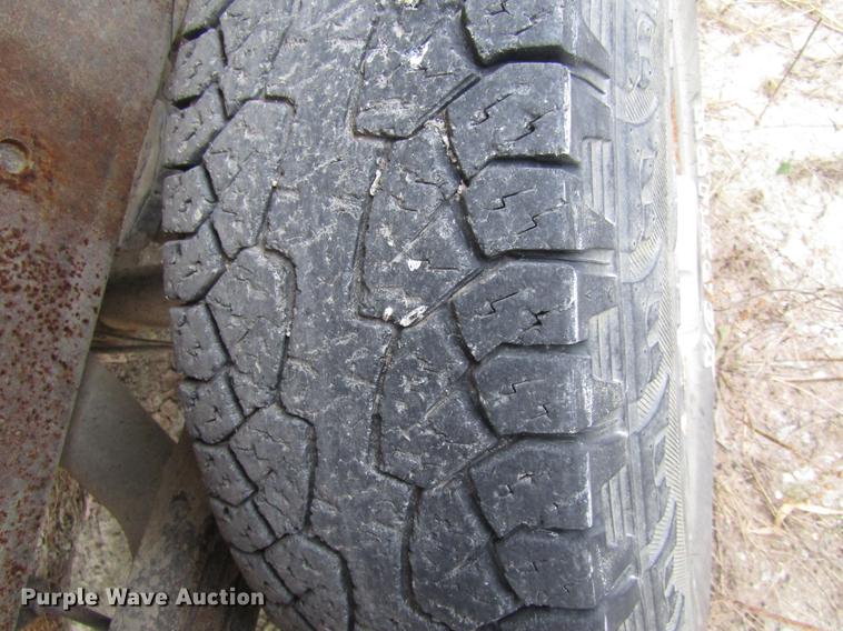 image for item DB2035 2002 GMC Sierra 2500HD pickup truck