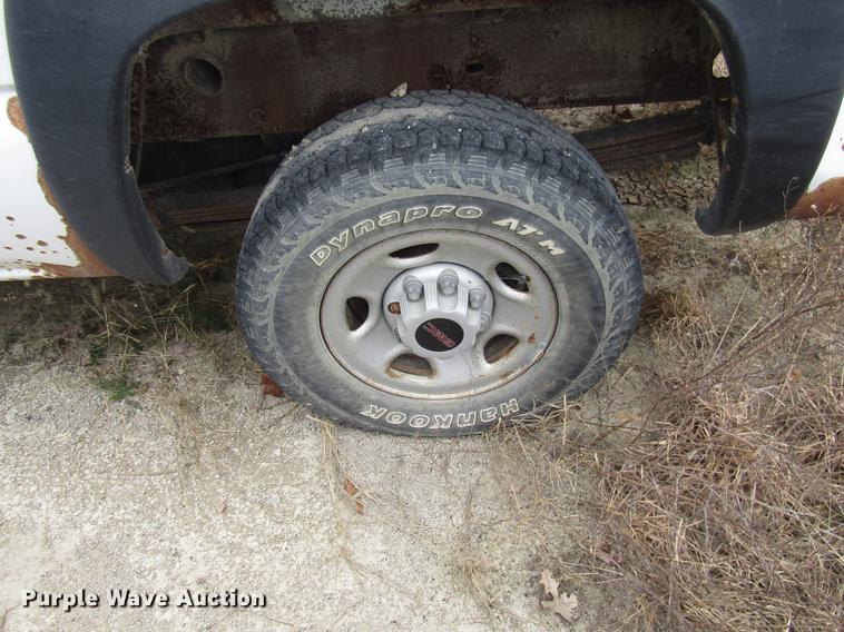 image for item DB2035 2002 GMC Sierra 2500HD pickup truck