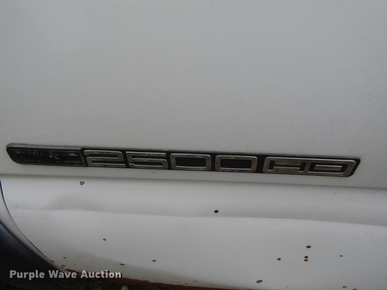 image for item DB2035 2002 GMC Sierra 2500HD pickup truck