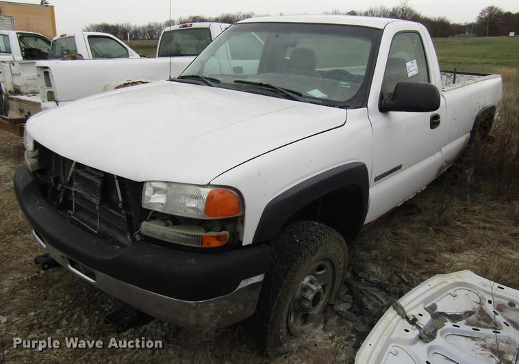 image for item DB2036 2002 GMC Sierra 2500HD pickup truck