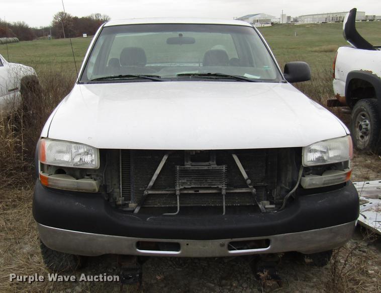 image for item DB2036 2002 GMC Sierra 2500HD pickup truck