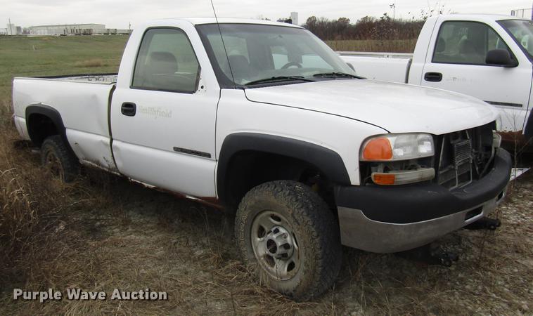 image for item DB2036 2002 GMC Sierra 2500HD pickup truck