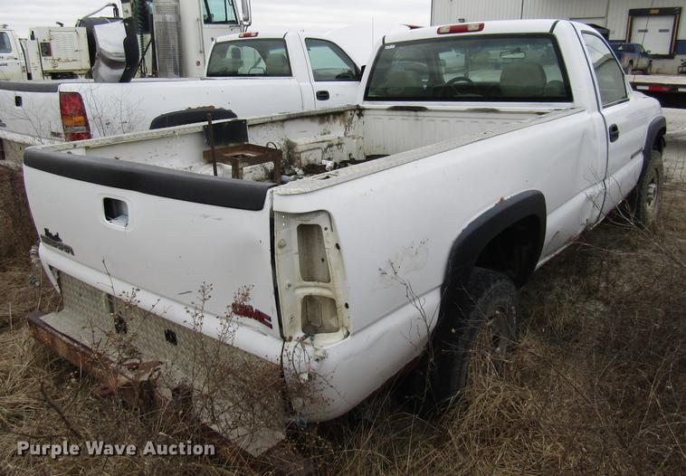 image for item DB2036 2002 GMC Sierra 2500HD pickup truck