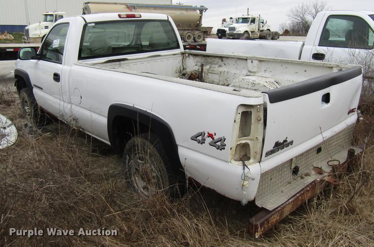 image for item DB2036 2002 GMC Sierra 2500HD pickup truck