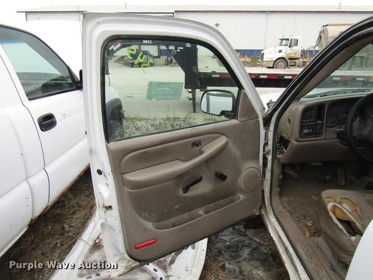 image for item DB2036 2002 GMC Sierra 2500HD pickup truck