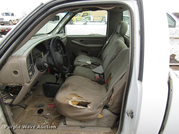 image for item DB2036 2002 GMC Sierra 2500HD pickup truck