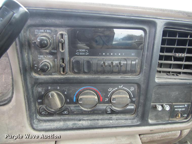 image for item DB2036 2002 GMC Sierra 2500HD pickup truck