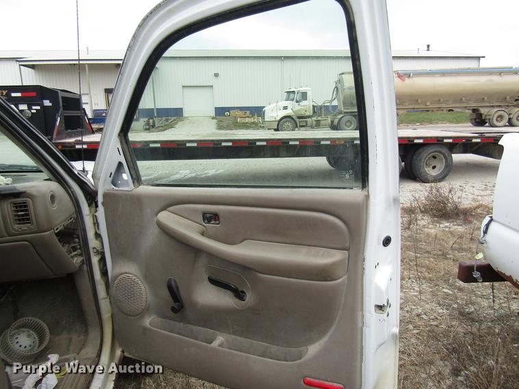 image for item DB2036 2002 GMC Sierra 2500HD pickup truck