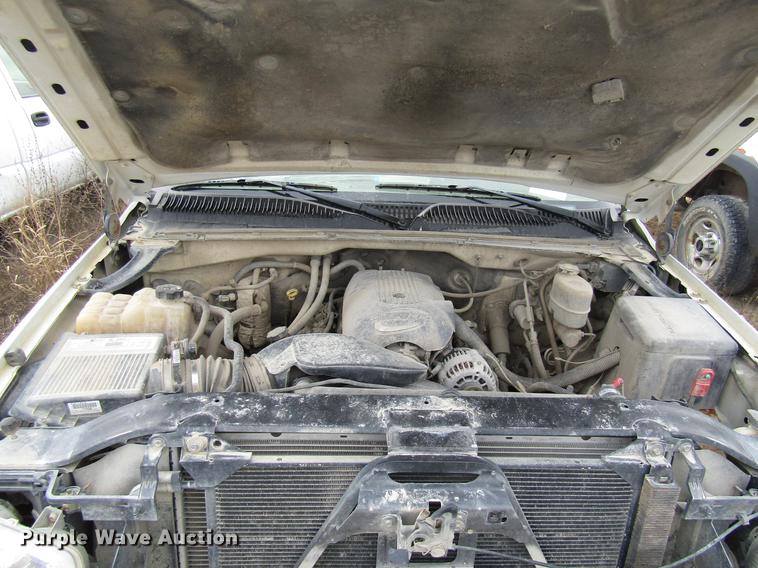 image for item DB2036 2002 GMC Sierra 2500HD pickup truck