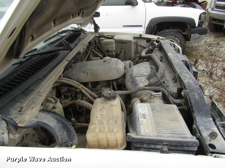 image for item DB2036 2002 GMC Sierra 2500HD pickup truck