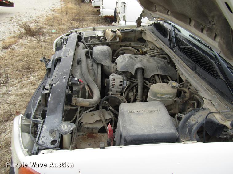 image for item DB2036 2002 GMC Sierra 2500HD pickup truck