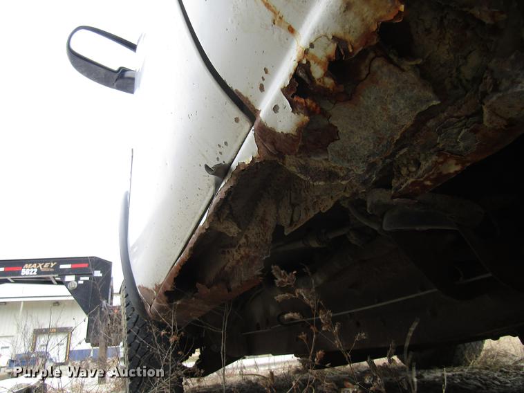 image for item DB2036 2002 GMC Sierra 2500HD pickup truck