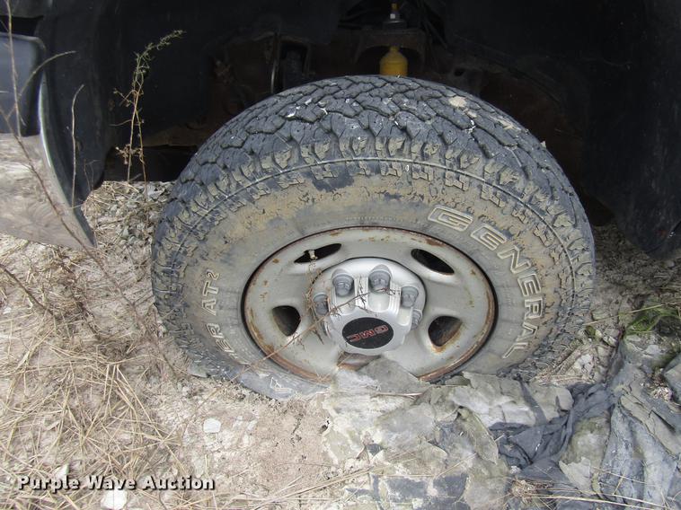 image for item DB2036 2002 GMC Sierra 2500HD pickup truck