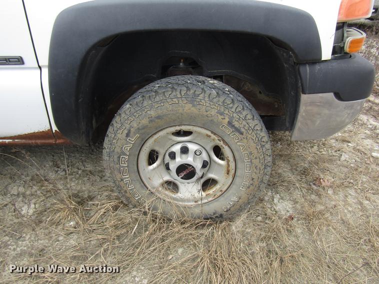 image for item DB2036 2002 GMC Sierra 2500HD pickup truck