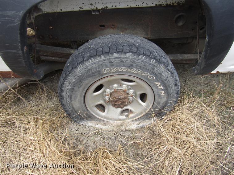 image for item DB2036 2002 GMC Sierra 2500HD pickup truck