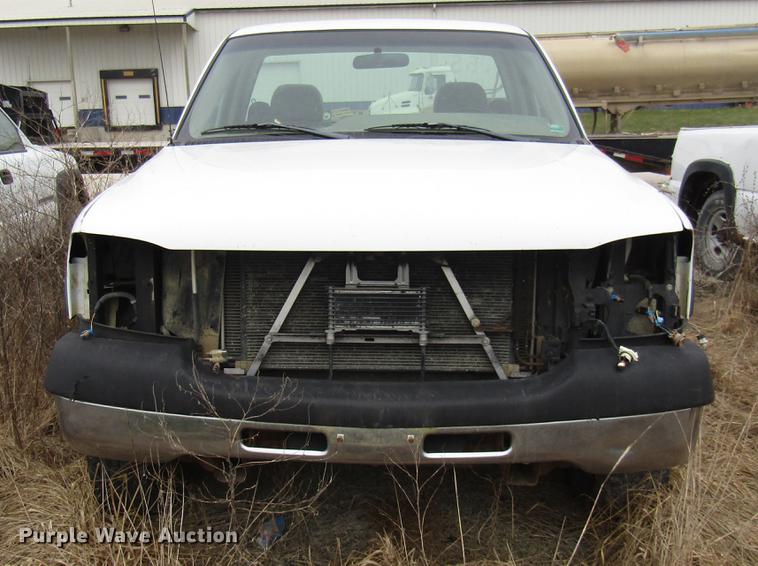 image for item DB2037 2002 GMC Sierra 2500HD pickup truck