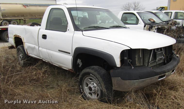image for item DB2037 2002 GMC Sierra 2500HD pickup truck