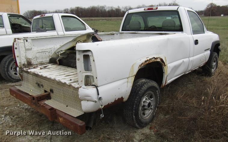 image for item DB2037 2002 GMC Sierra 2500HD pickup truck