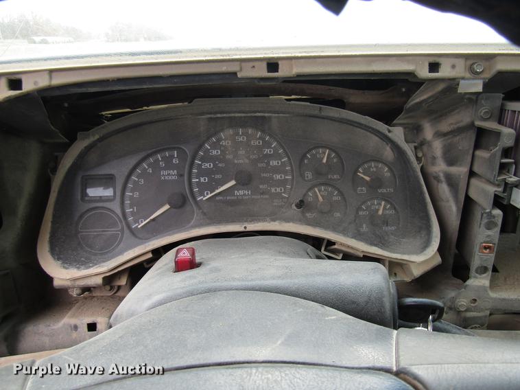 image for item DB2037 2002 GMC Sierra 2500HD pickup truck