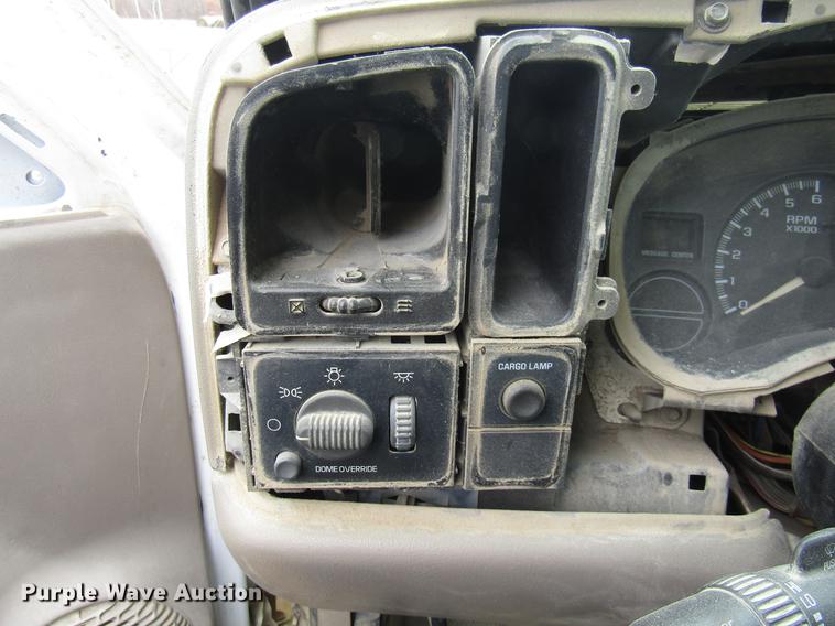 image for item DB2037 2002 GMC Sierra 2500HD pickup truck