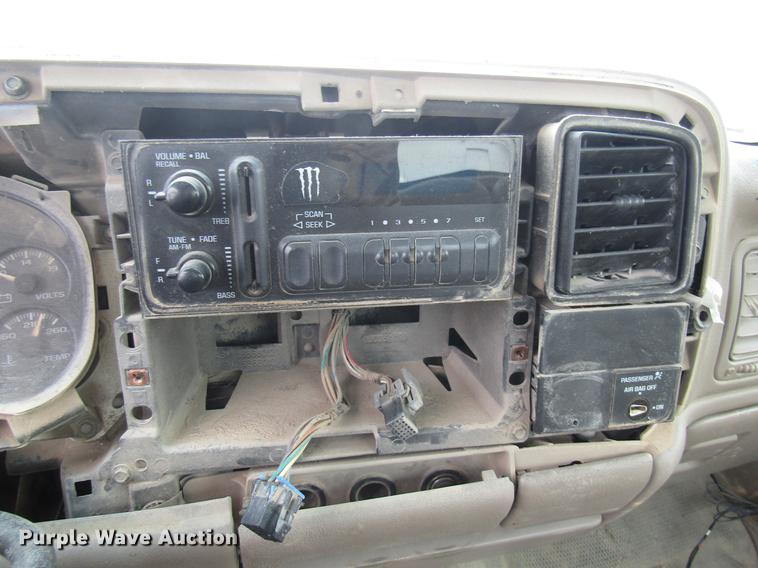 image for item DB2037 2002 GMC Sierra 2500HD pickup truck